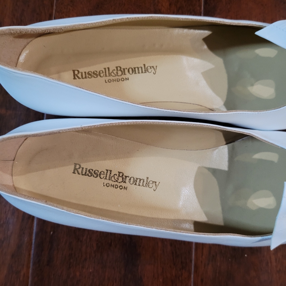 Russell & Bromley London White Bow Flats Sz 11 - Picture 7 of 7